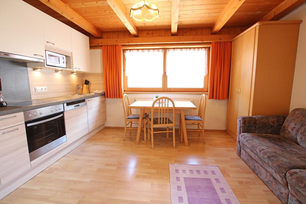 Gaesteheim Anni Winkler Nauders Room photo